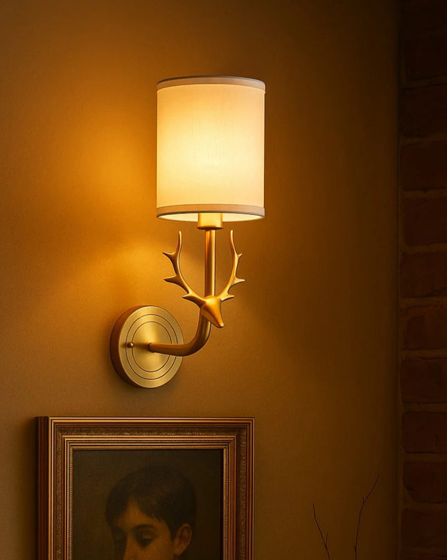 Deerhorn Wall Light