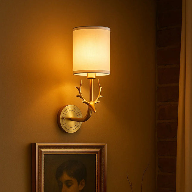 Deerhorn Wall Light