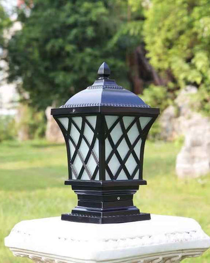 RoyalEdge Gate Light